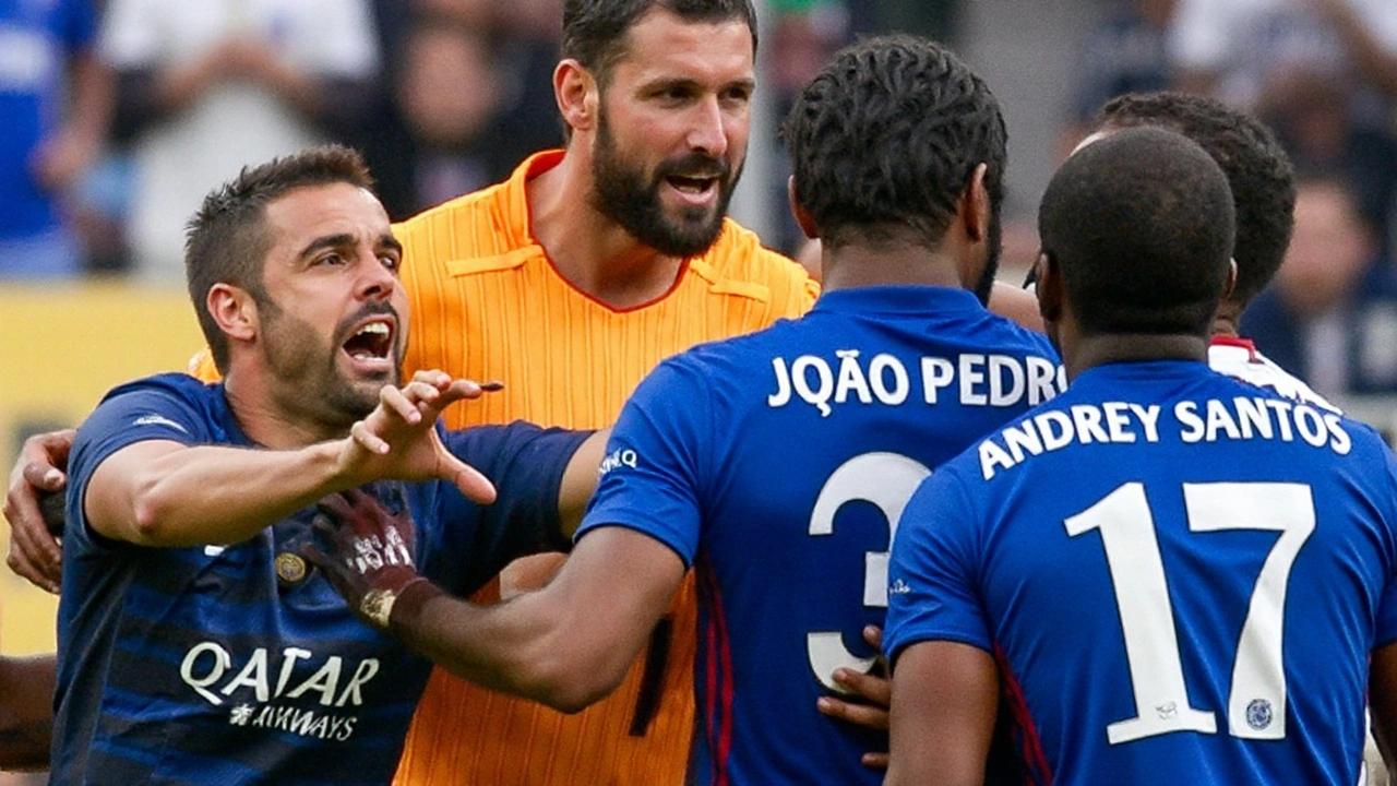 Luis Enrique, bajo fuego en Francia por su empujón a João Pedro tras la final del Mundial de Clubes